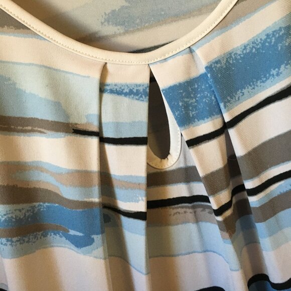 Blue and White Artistic Paint Brush Stroke Keyhole Pleated Collar Tank Top - Picture 6 of 14